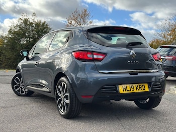 Used Renault Clio 2025 for sale - 76434097: Photo