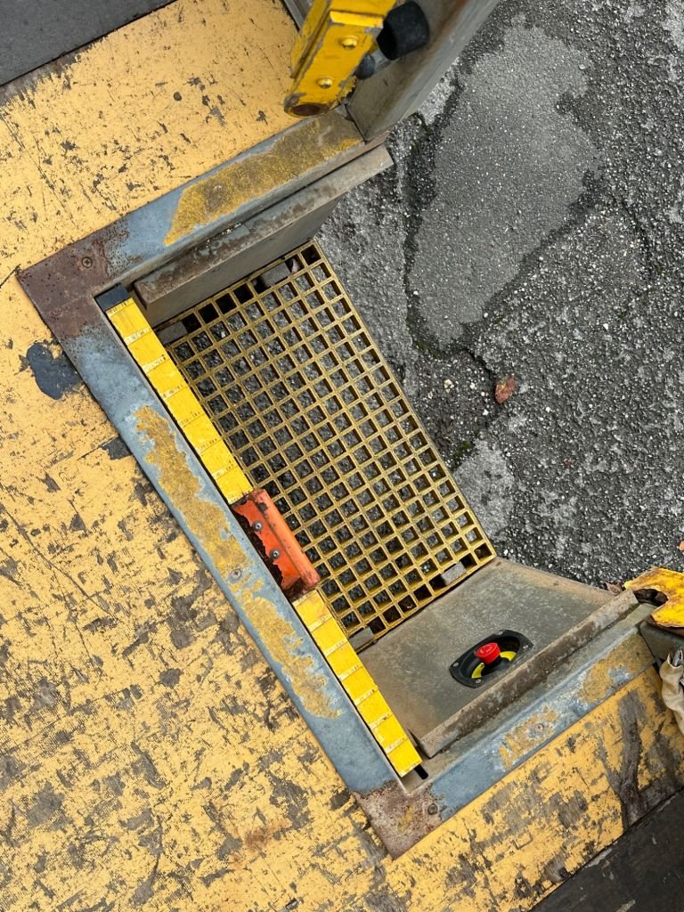 Vehicle 33