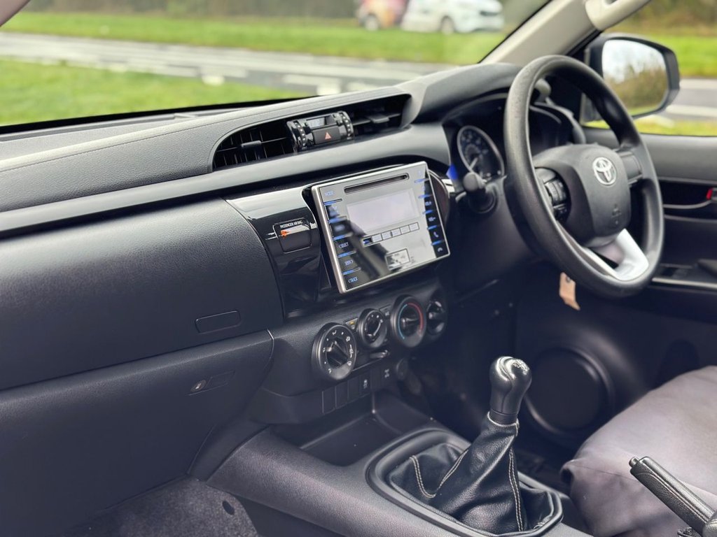 Used Toyota Hilux 2019 for sale - 77227333: Photo 21