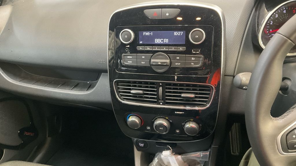 Used Renault Clio 2019 for sale - 76434105: Photo 10