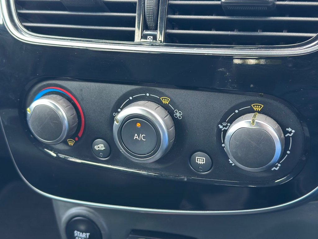 Used Renault Clio 2025 for sale - 76434098: Photo 2