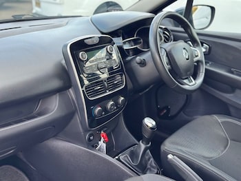 Used Renault Clio 2025 for sale - 76434098: Photo