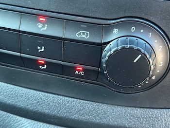 Used Mercedes-Benz Vito 2022 for sale - 77121876: Photo