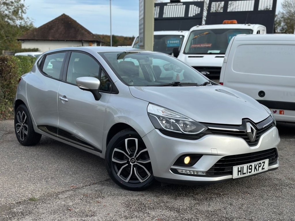 Used Renault Clio 2025 for sale - 76434104: Photo 1