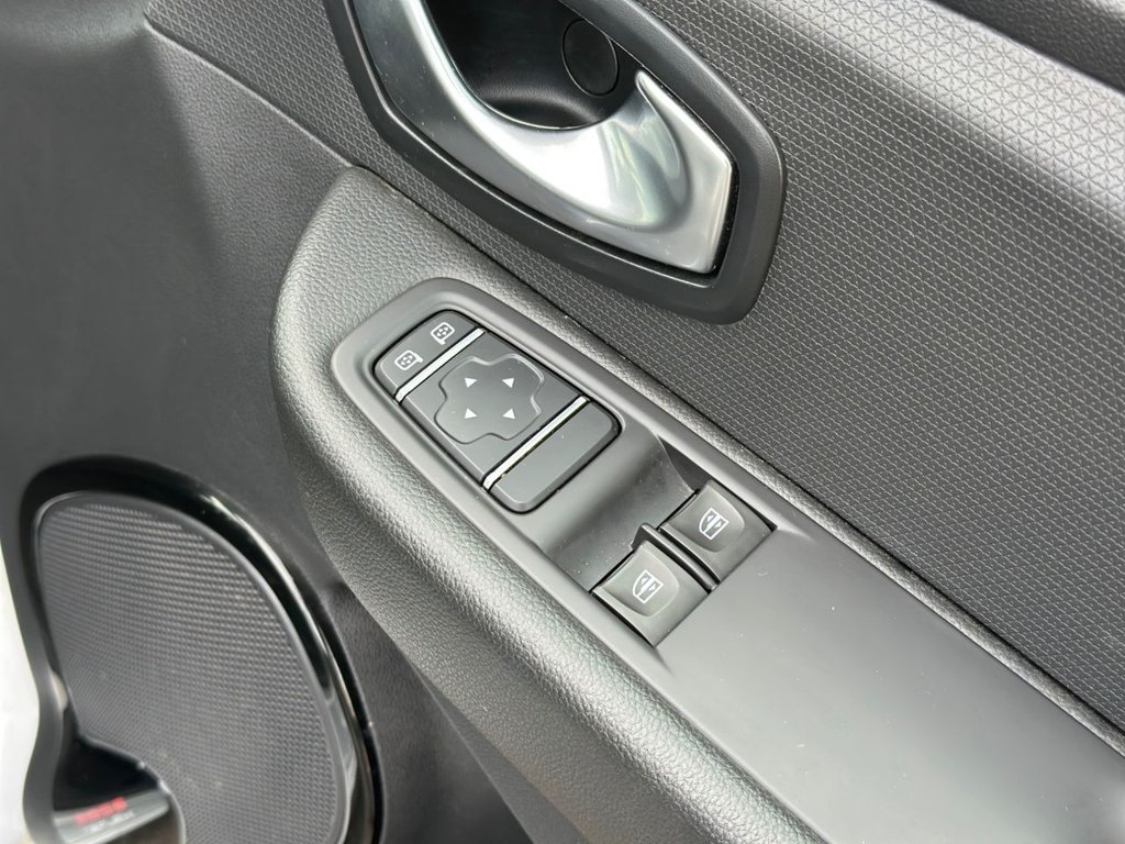 Used Renault Clio 2025 for sale - 76434104: Photo 21