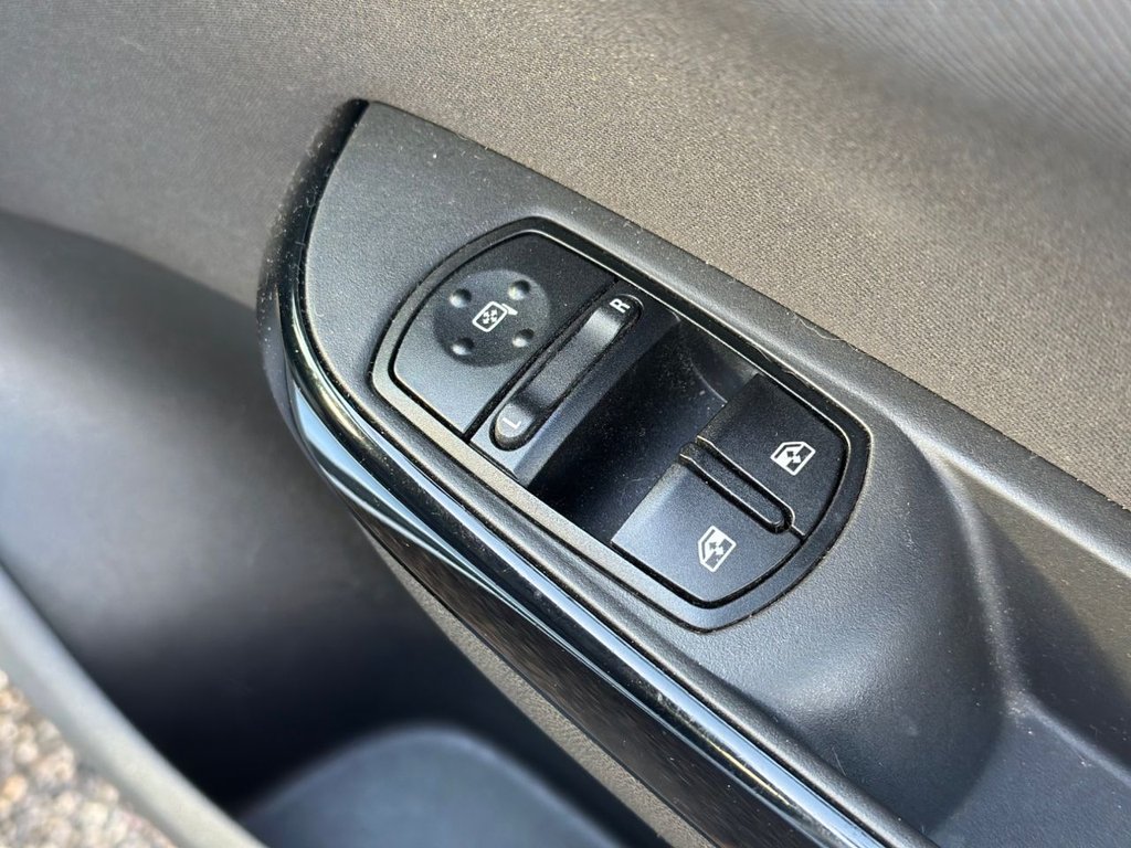 Used Vauxhall Corsa 2016 for sale - 76783844: Photo 24