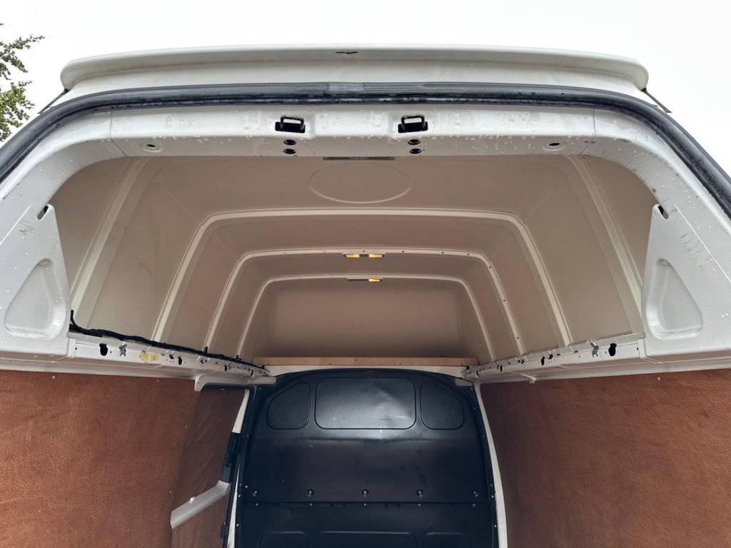 Used Volkswagen Transporter 2019 for sale - 77594021: Photo 12