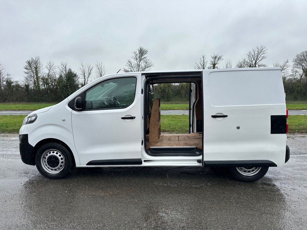 Used Vauxhall Vivaro 2022 for sale - 77631947: Photo 11