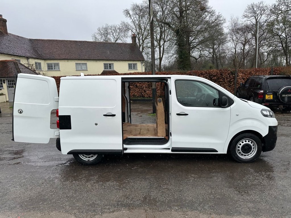 Used Vauxhall Vivaro 2022 for sale - 77631947: Photo 14