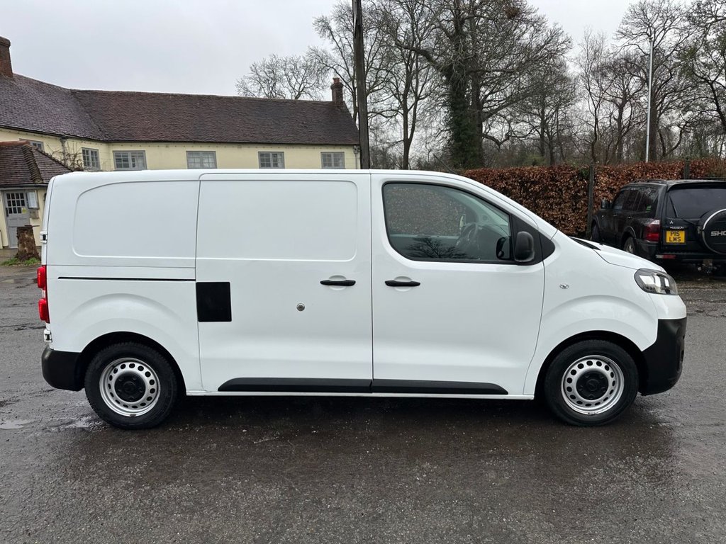 Used Vauxhall Vivaro 2022 for sale - 77631947: Photo 43