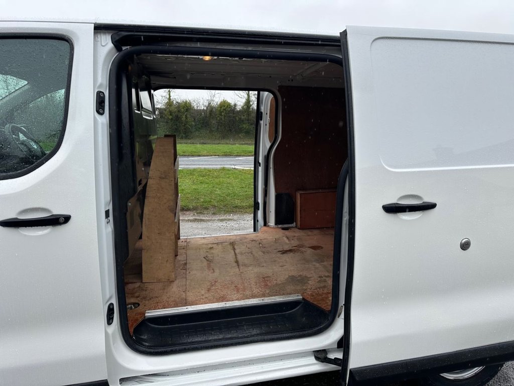 Used Vauxhall Vivaro 2022 for sale - 77631947: Photo 9