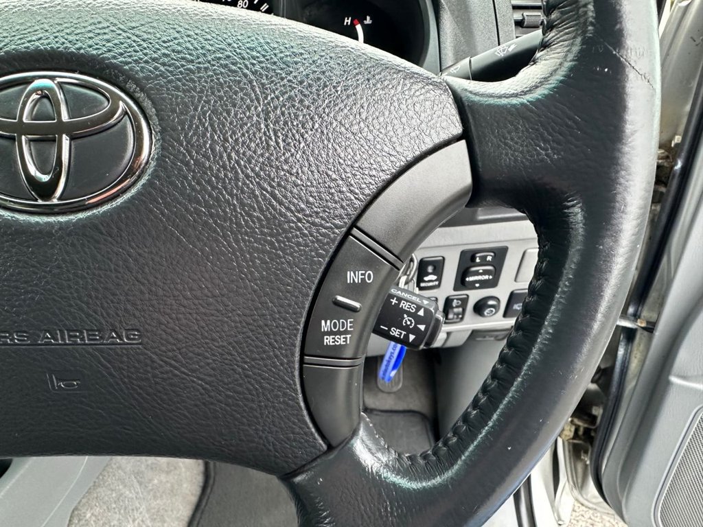 Used Toyota Hilux 2011 for sale - 77703885: Photo 15