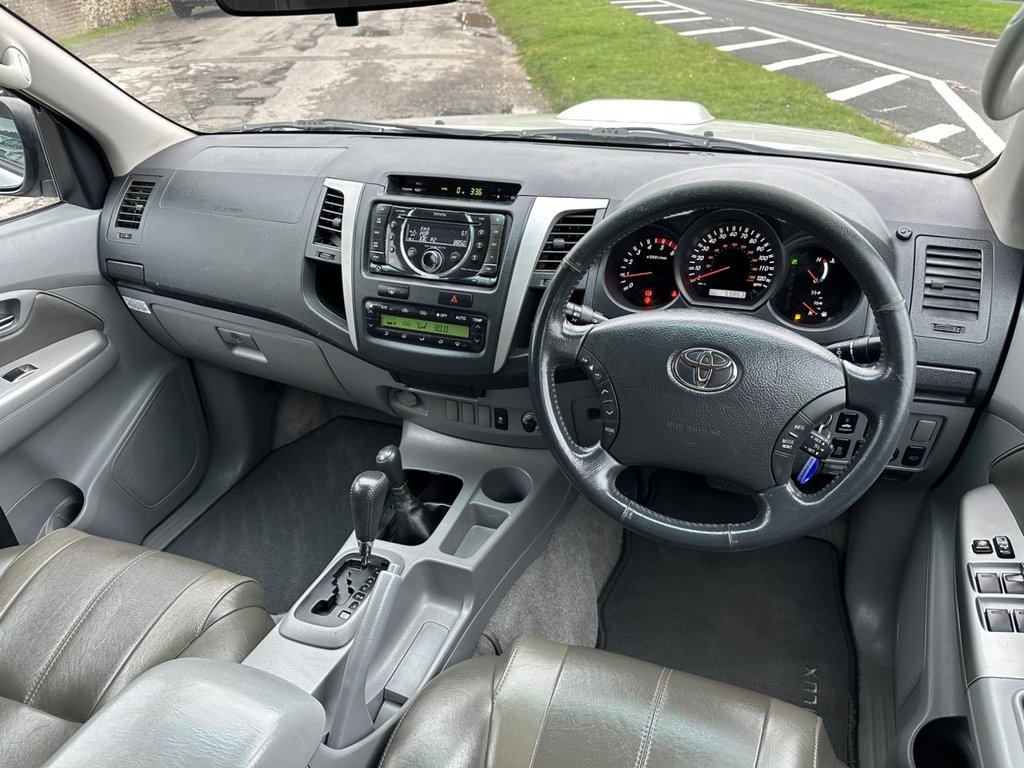 Used Toyota Hilux 2011 for sale - 77703885: Photo 23