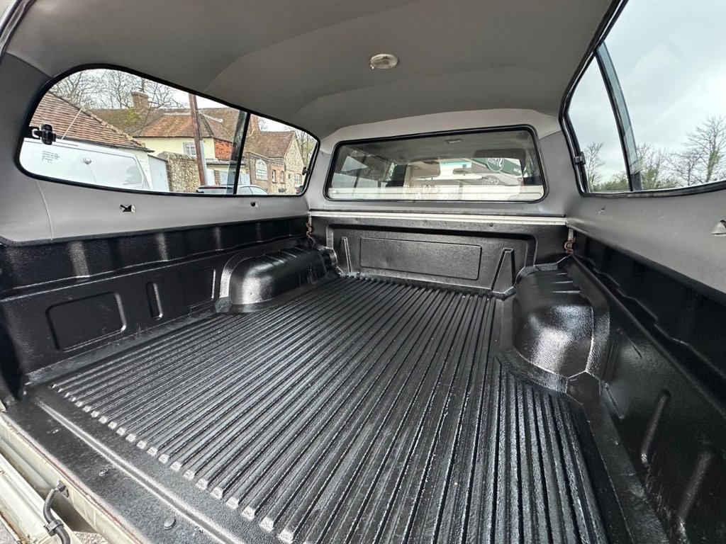 Used Toyota Hilux 2011 for sale - 77703885: Photo 24