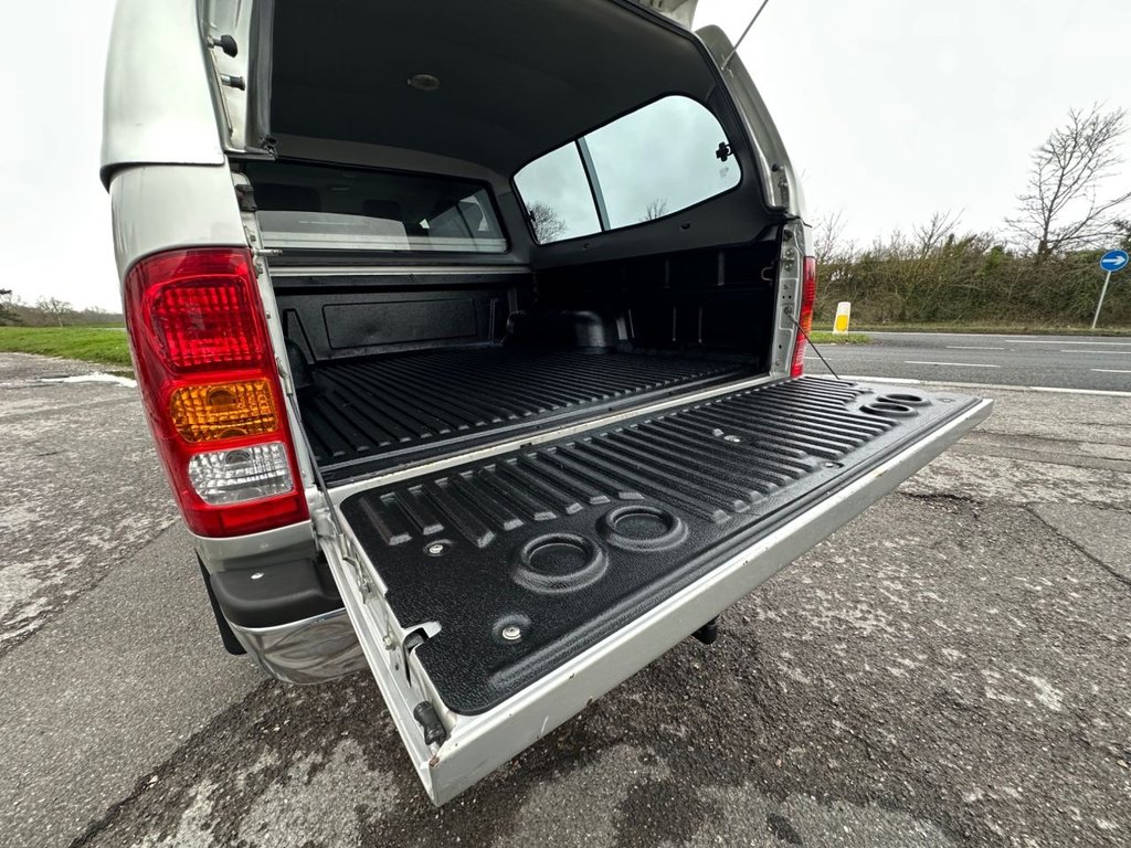 Used Toyota Hilux 2011 for sale - 77703885: Photo 26