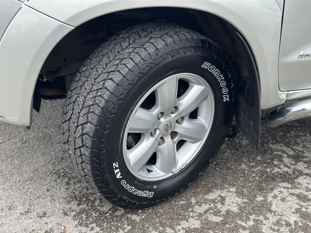 Used Toyota Hilux 2011 for sale - 77703885: Photo 44