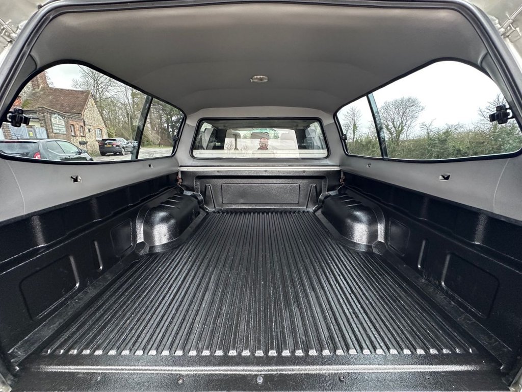 Used Toyota Hilux 2011 for sale - 77703885: Photo 8