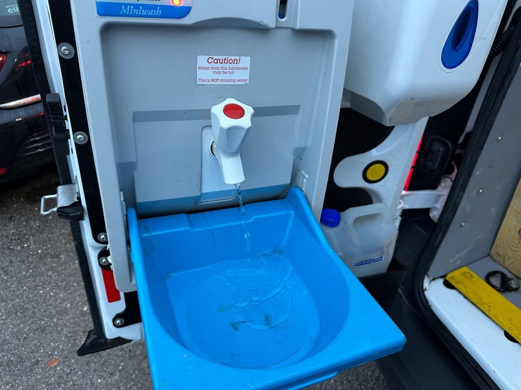 Used Ford Transit Connect 2017 for sale - 76454537: Photo 18