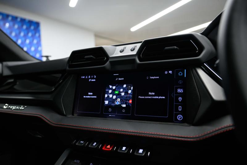 Used Lamborghini Urus 2025 for sale - 76703151: Photo 14