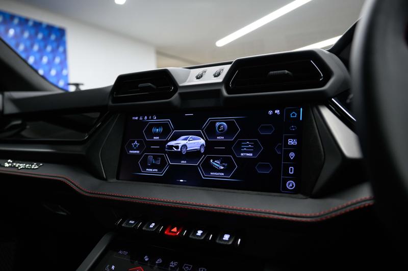 Used Lamborghini Urus 2025 for sale - 76703151: Photo 15