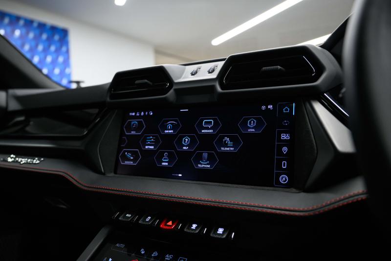 Used Lamborghini Urus 2025 for sale - 76703151: Photo 16