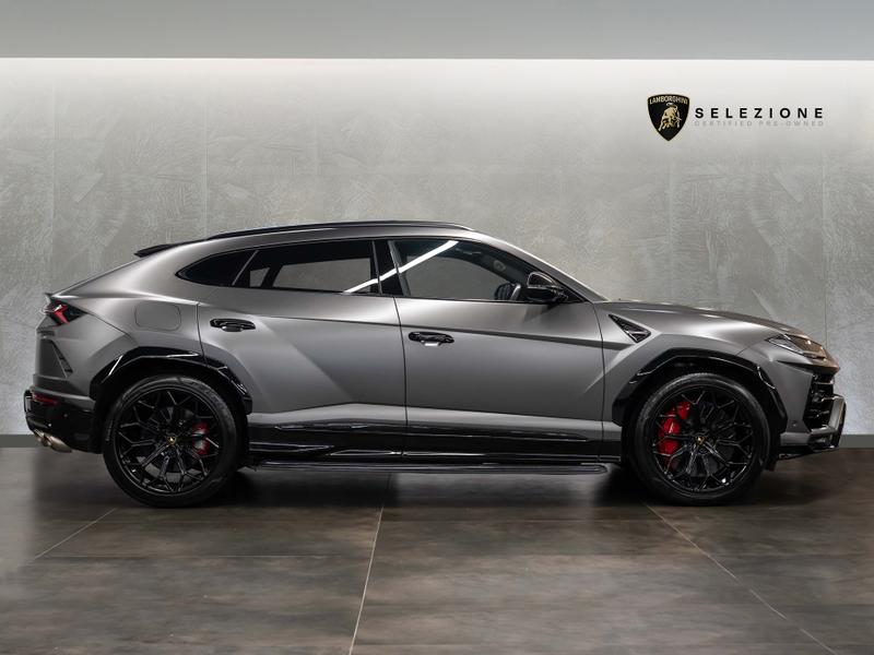 Used Lamborghini Urus 2022 for sale - 76716428: Photo 2