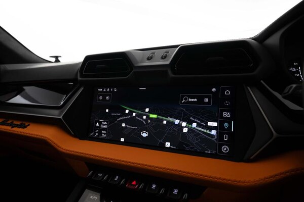 Used Lamborghini Urus 2025 for sale - 76038247: Photo 15