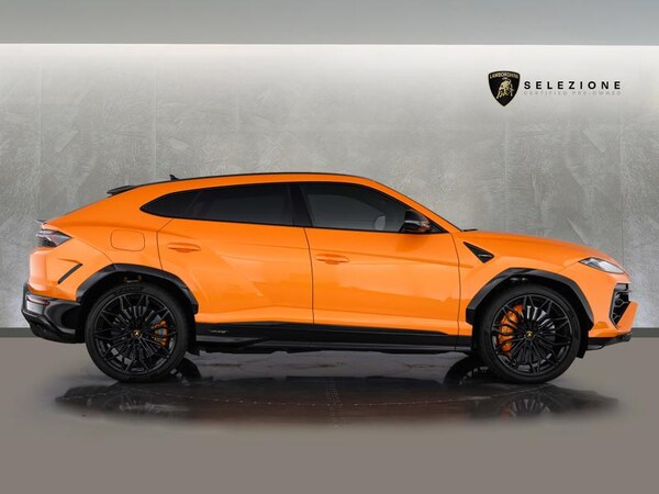 Used Lamborghini Urus 2025 for sale - 76038247: Photo 2