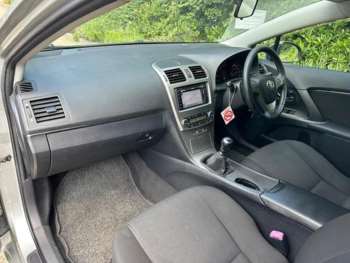 Used Toyota Avensis 2010 for sale - 74546100: Photo