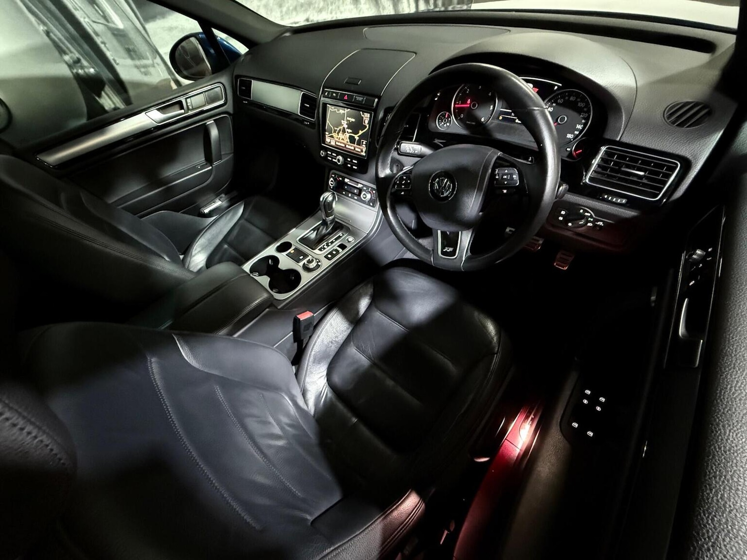 Used Volkswagen Touareg 2015 for sale - 76884890: Photo 10