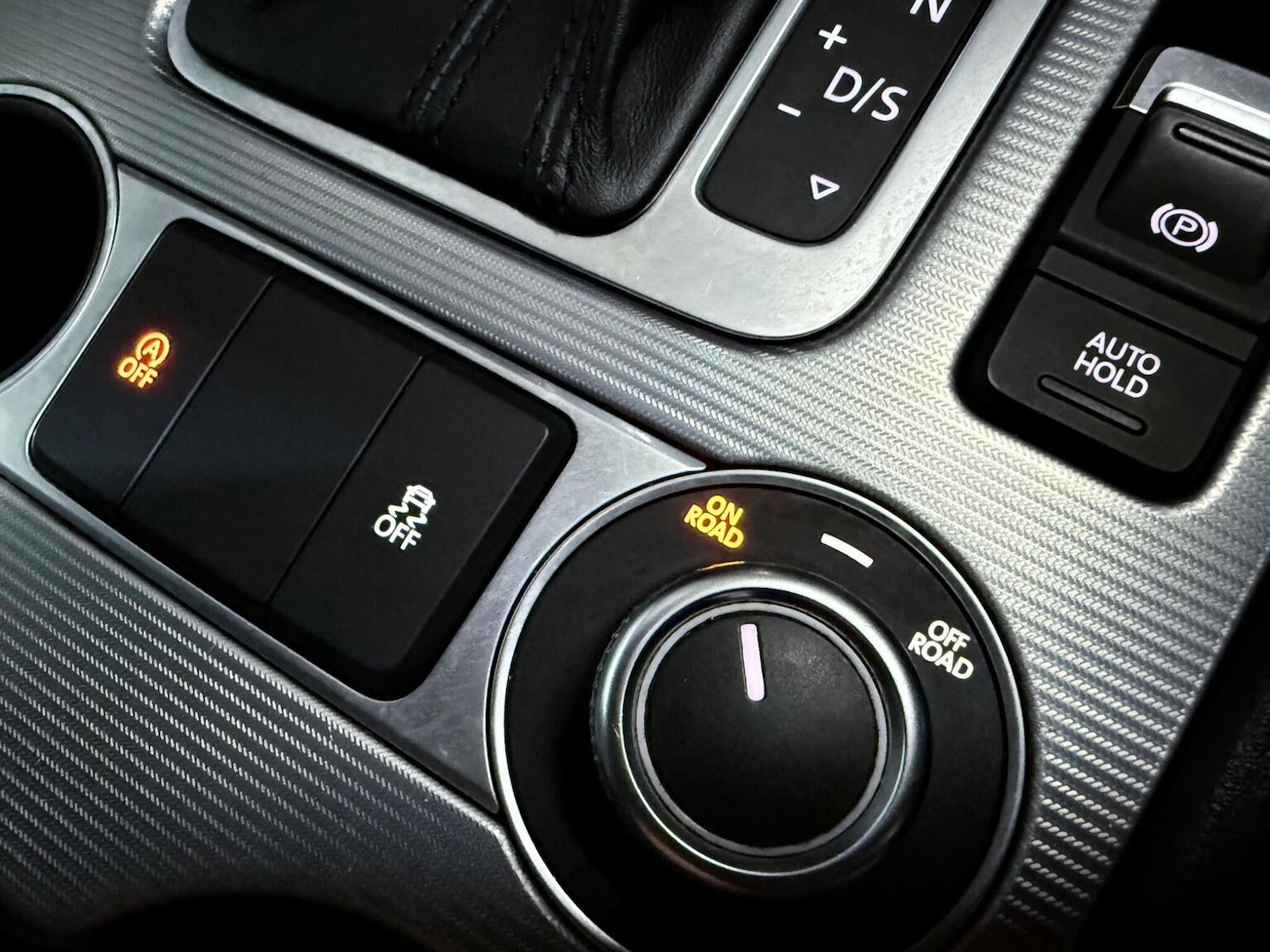 Used Volkswagen Touareg 2015 for sale - 76884890: Photo 35