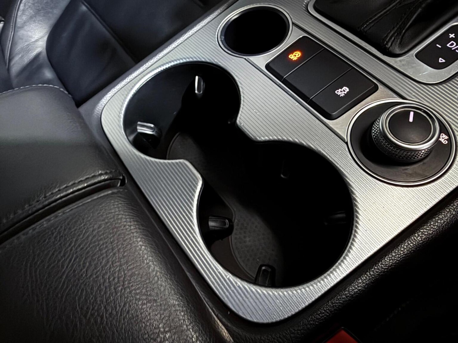 Used Volkswagen Touareg 2015 for sale - 76884890: Photo 36