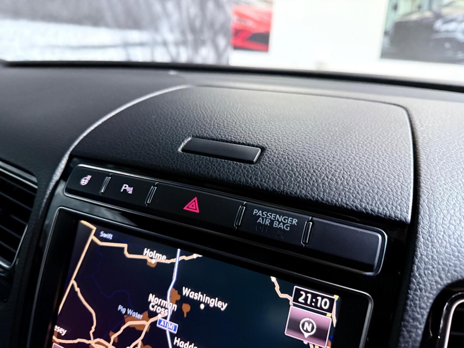 Used Volkswagen Touareg 2015 for sale - 76884890: Photo 40