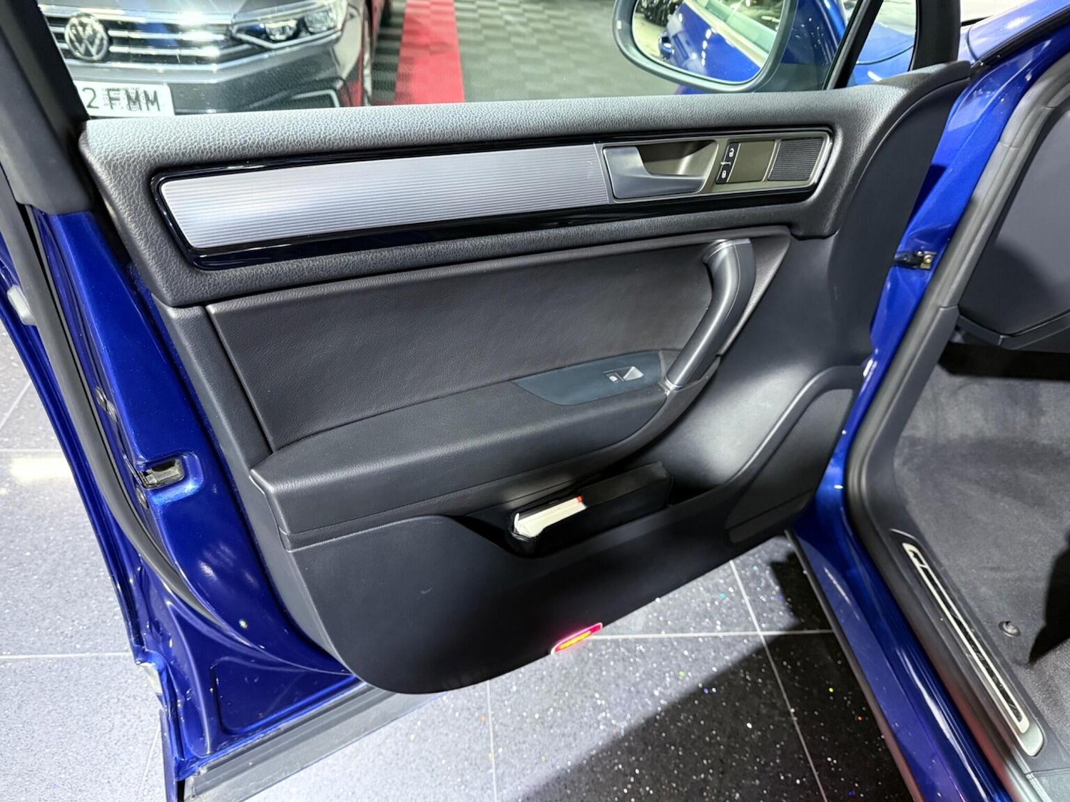 Used Volkswagen Touareg 2015 for sale - 76884890: Photo 64