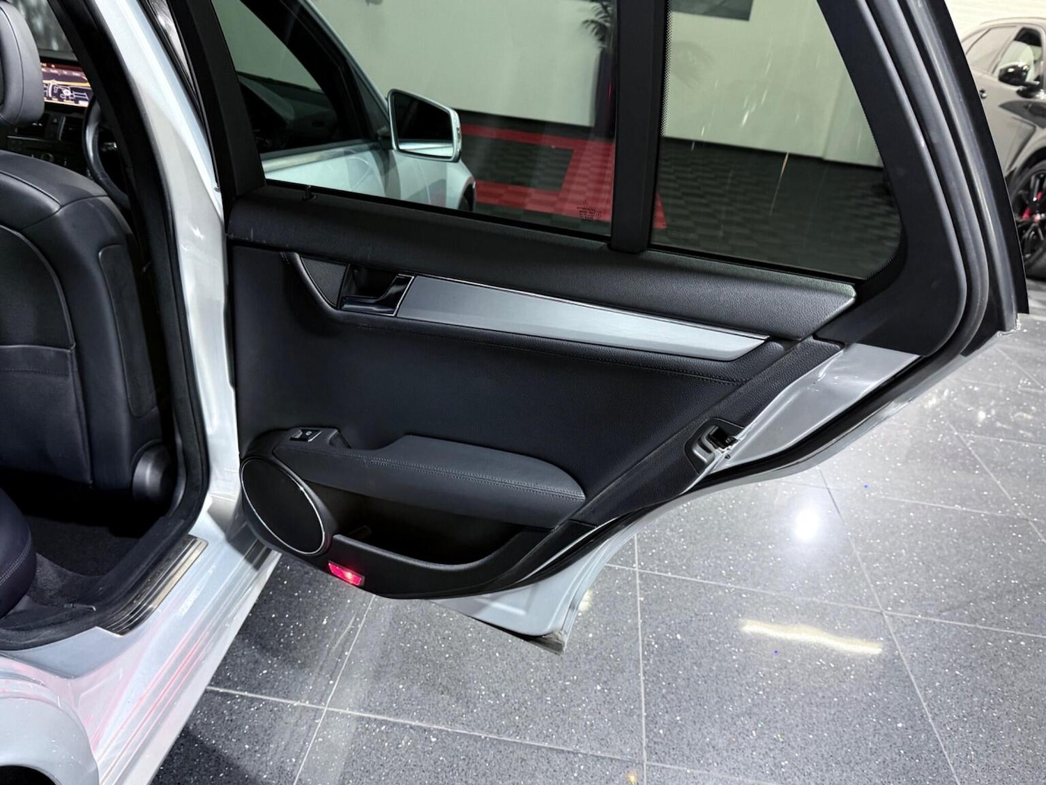 Used Mercedes-Benz C Class 2010 for sale - 77053725: Photo 26