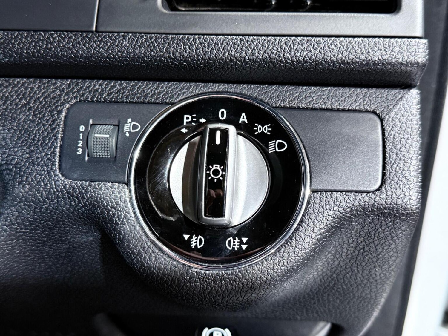 Used Mercedes-Benz C Class 2010 for sale - 77053725: Photo 29