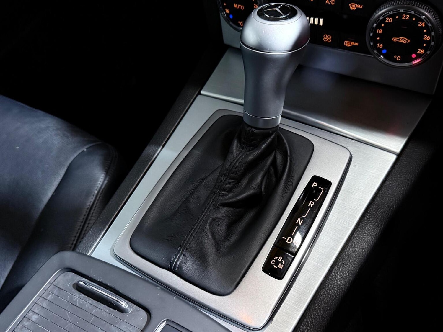 Used Mercedes-Benz C Class 2010 for sale - 77053725: Photo 40