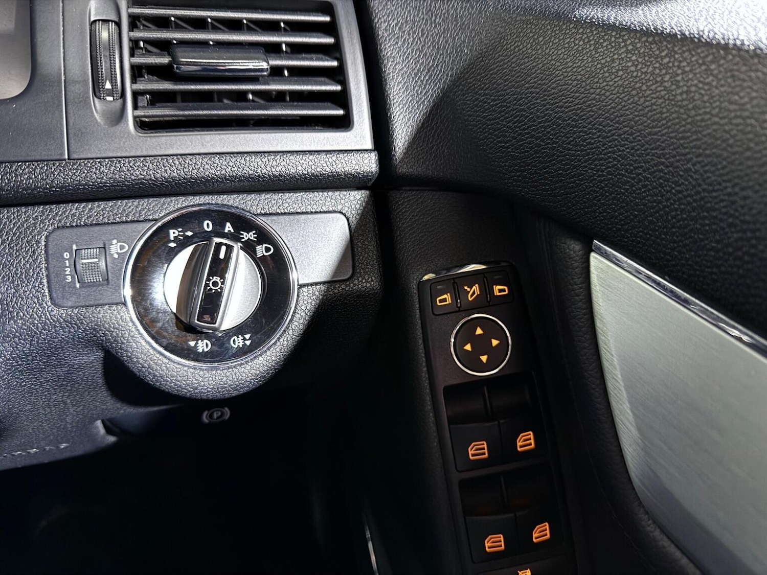 Used Mercedes-Benz C Class 2010 for sale - 77053725: Photo 46