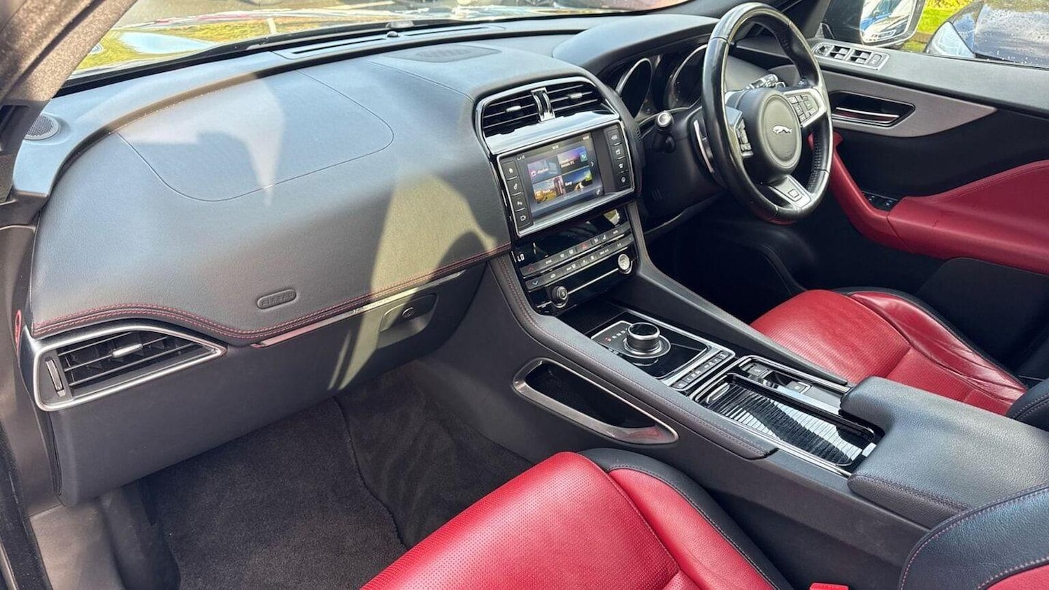 Used Jaguar F-Pace 2017 for sale - 76541626: Photo 10