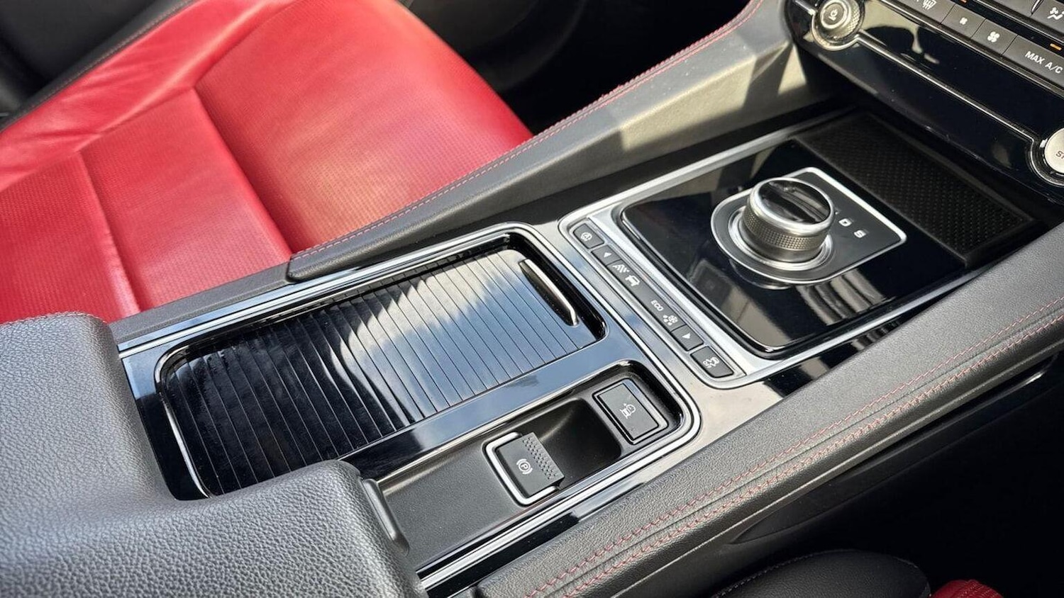 Used Jaguar F-Pace 2017 for sale - 76541626: Photo 15