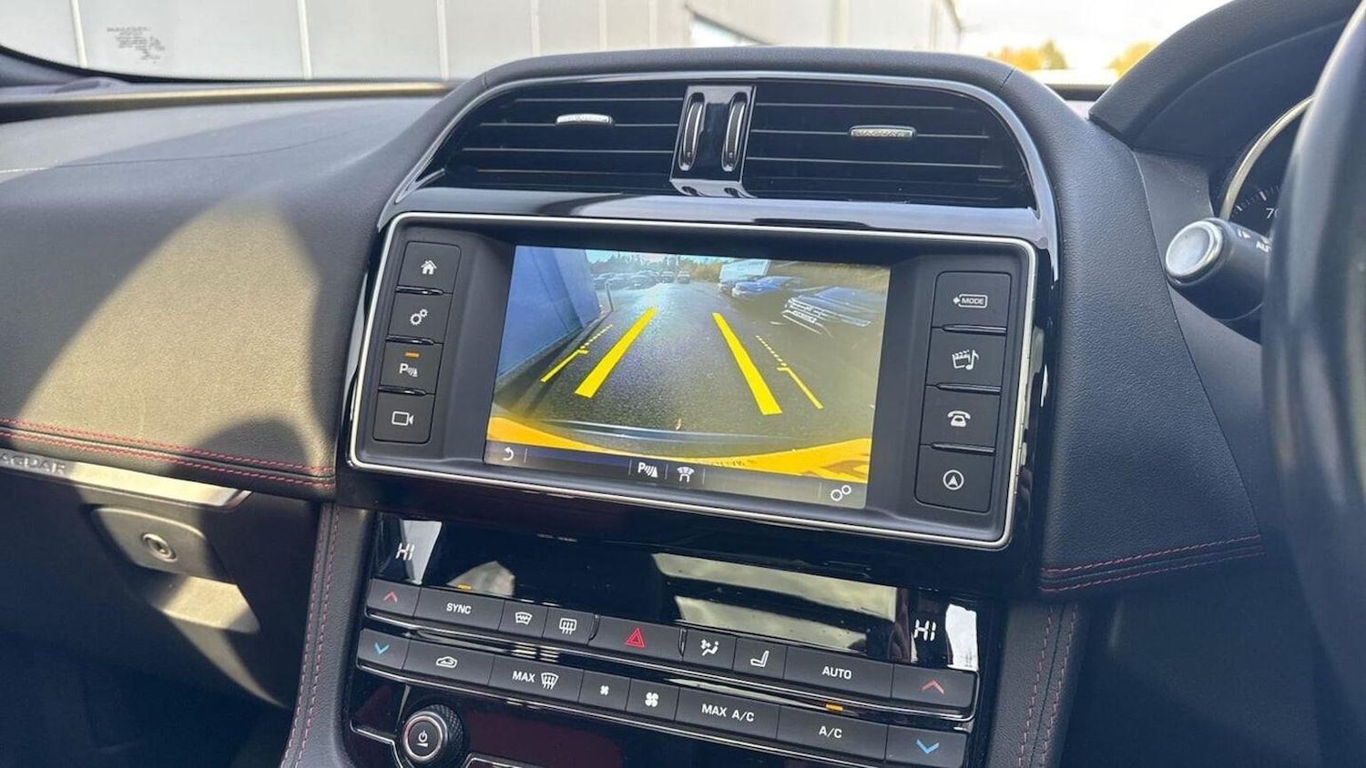 Used Jaguar F-Pace 2017 for sale - 76541626: Photo 5