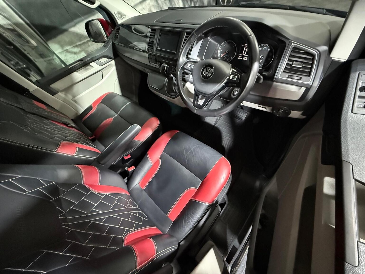 Used Volkswagen Transporter Sportline 2019 for sale - 77453368: Photo 9