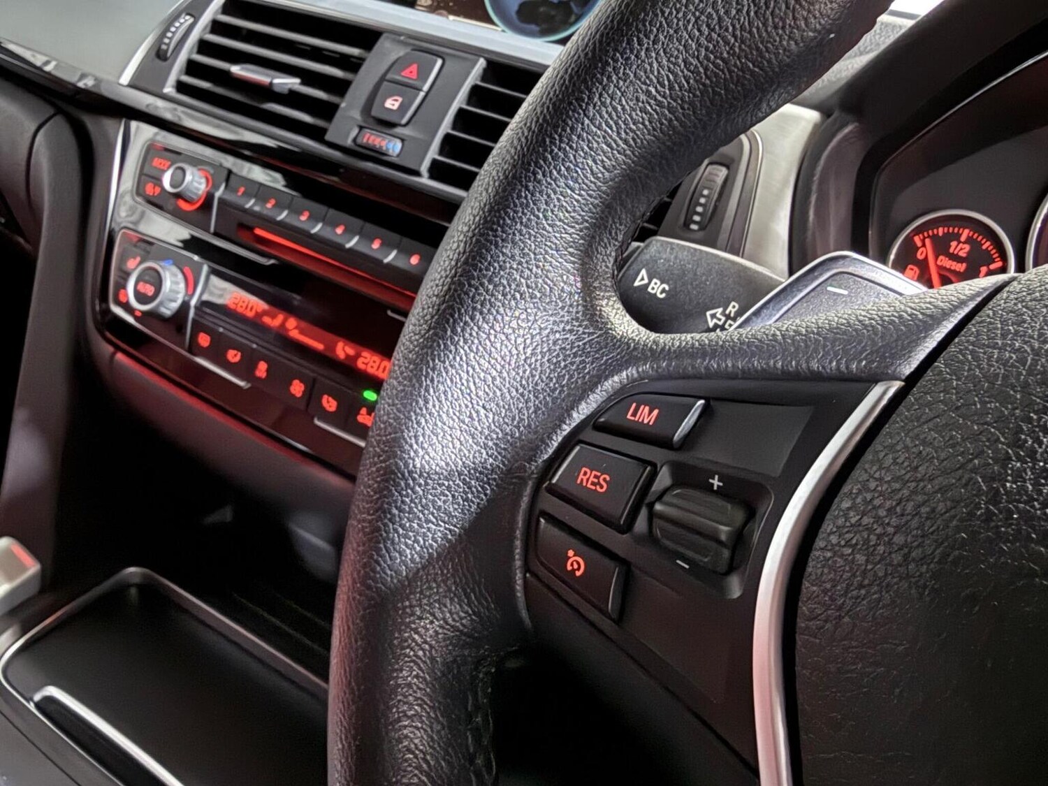 Used BMW 3 Series 2015 for sale - 77906678: Photo 32