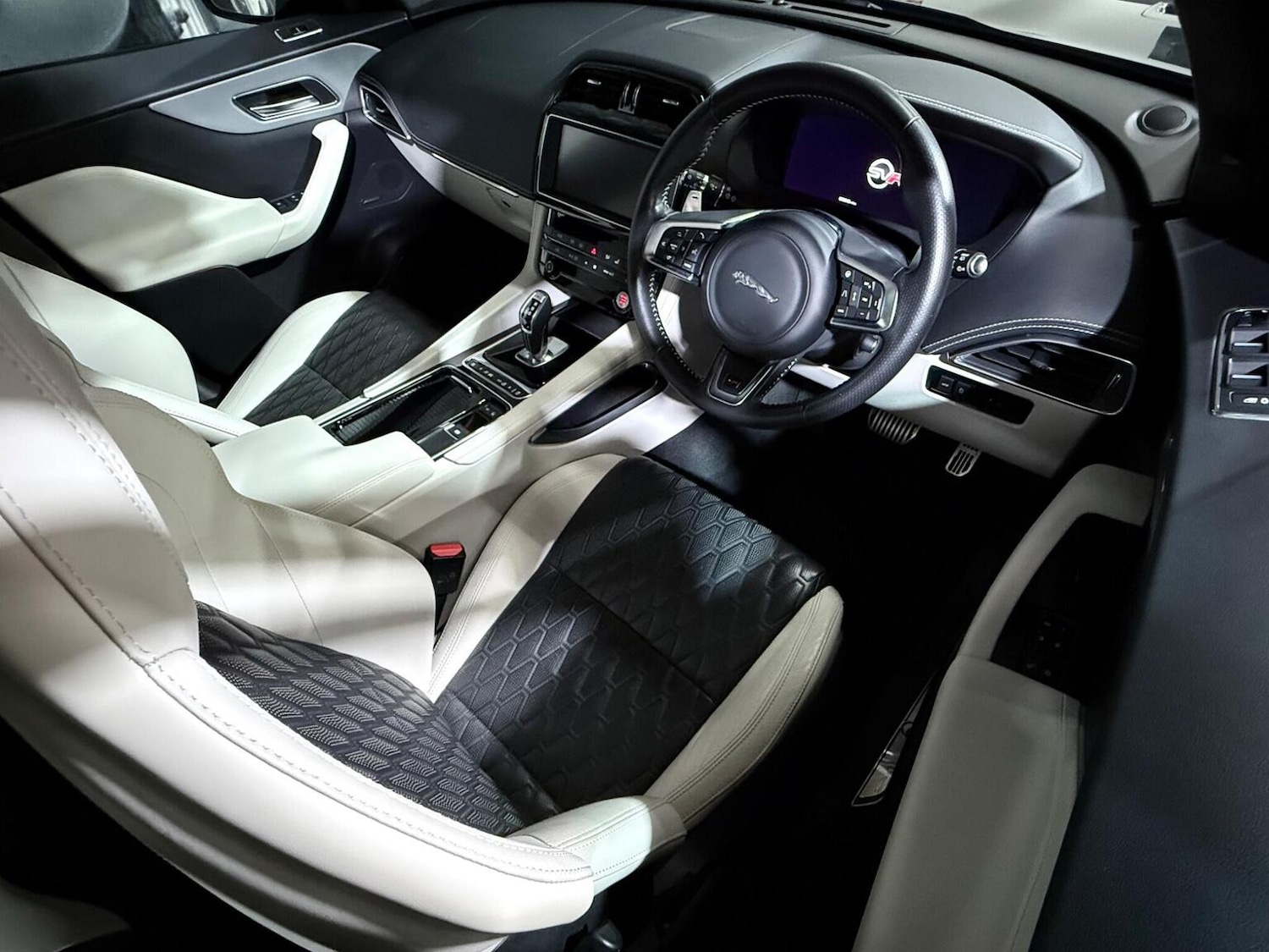 Used Jaguar F-Pace 2021 for sale - 76455399: Photo 13