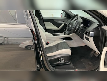 Used Jaguar F-Pace 2021 for sale - 76455399: Photo