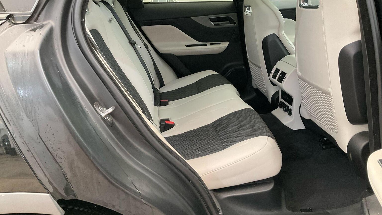 Used Jaguar F-Pace 2021 for sale - 76455399: Photo 9