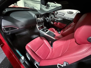 Used Jaguar XE 2019 for sale - 75700096: Photo
