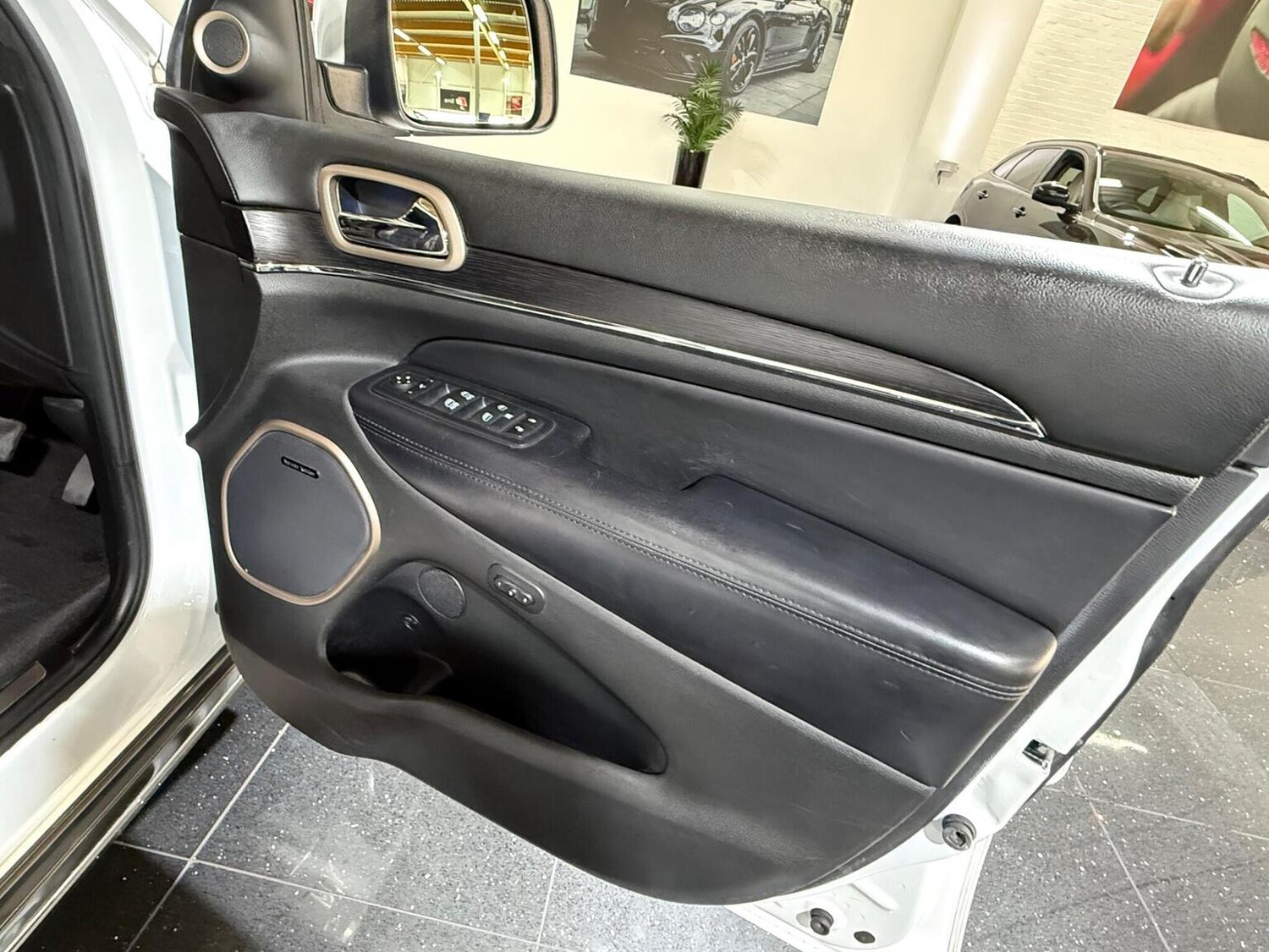 Used Jeep Grand Cherokee 2017 for sale - 78057131: Photo 68