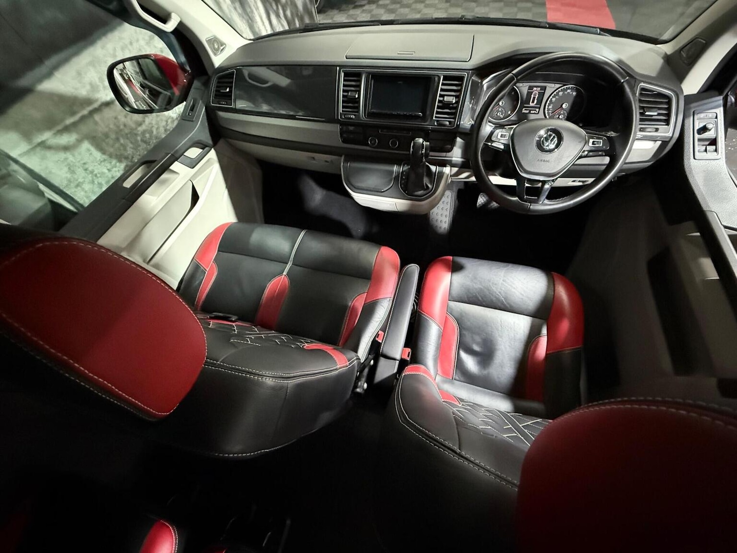 Used Volkswagen Transporter 2019 for sale - 77906425: Photo 10