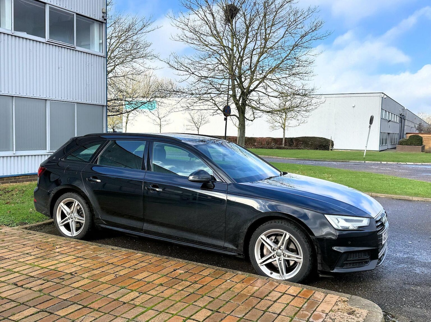 Used Audi A4 2017 for sale - 77395238: Photo 4